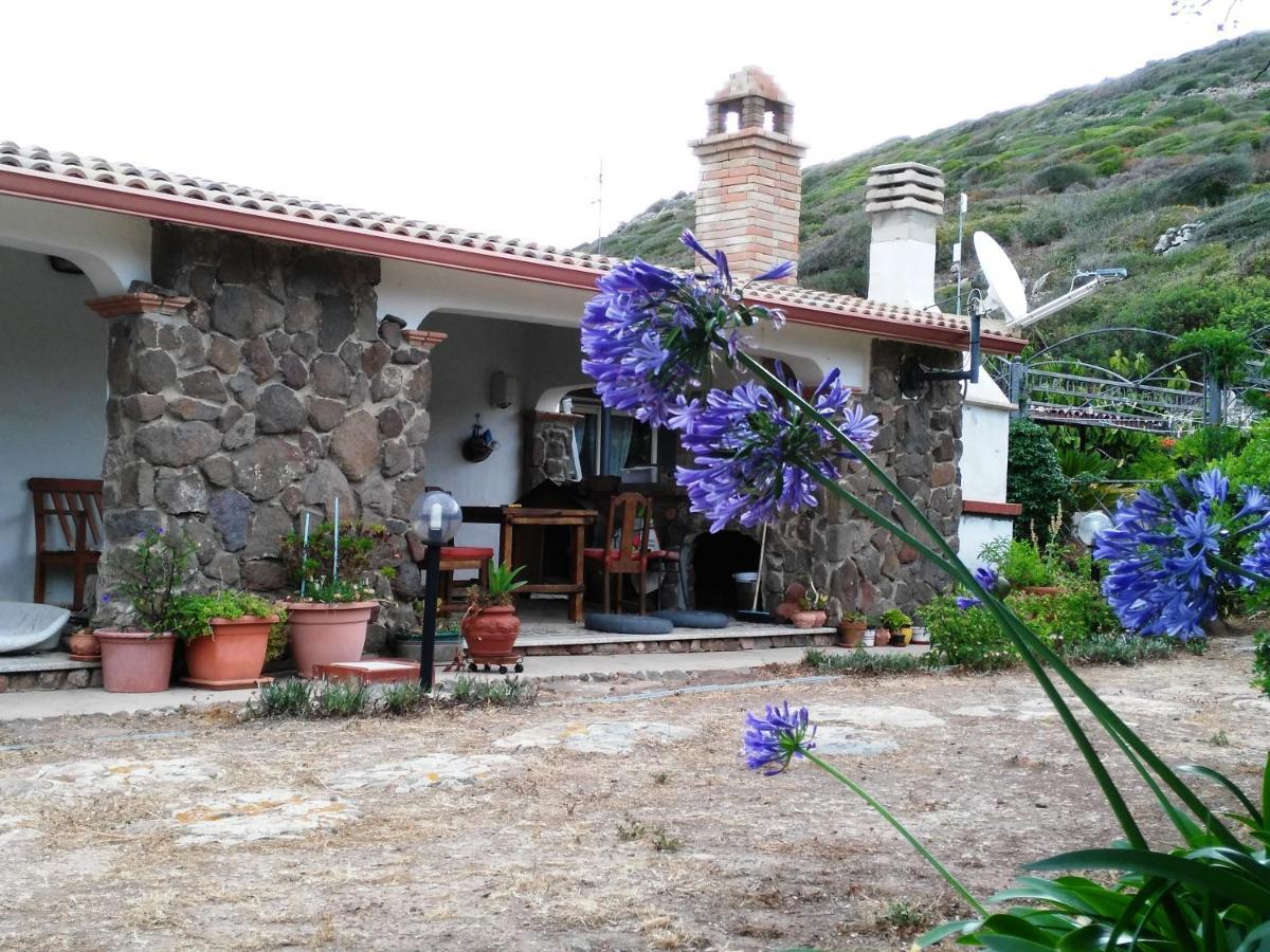B&B Glamping Semaforo Capo Sperone SantʼAntìoco 外观 照片